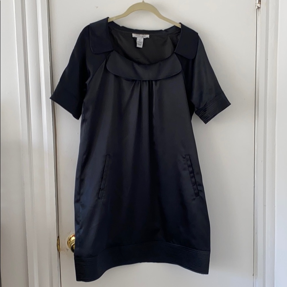 Black short sleeve dress with collar